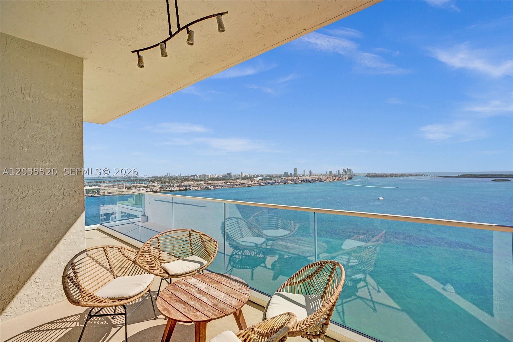 800 Claughton Island Dr #3101, Miami FL 33131