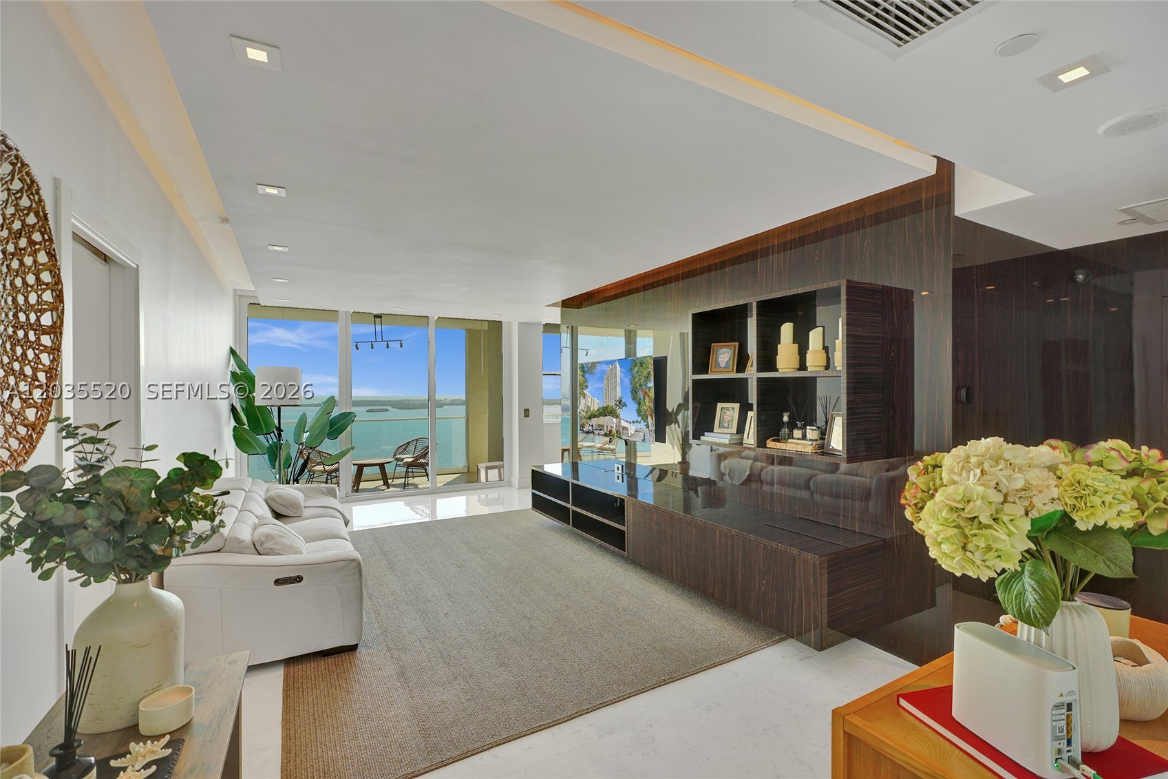 800 Claughton Island Dr #3101, Miami FL 33131