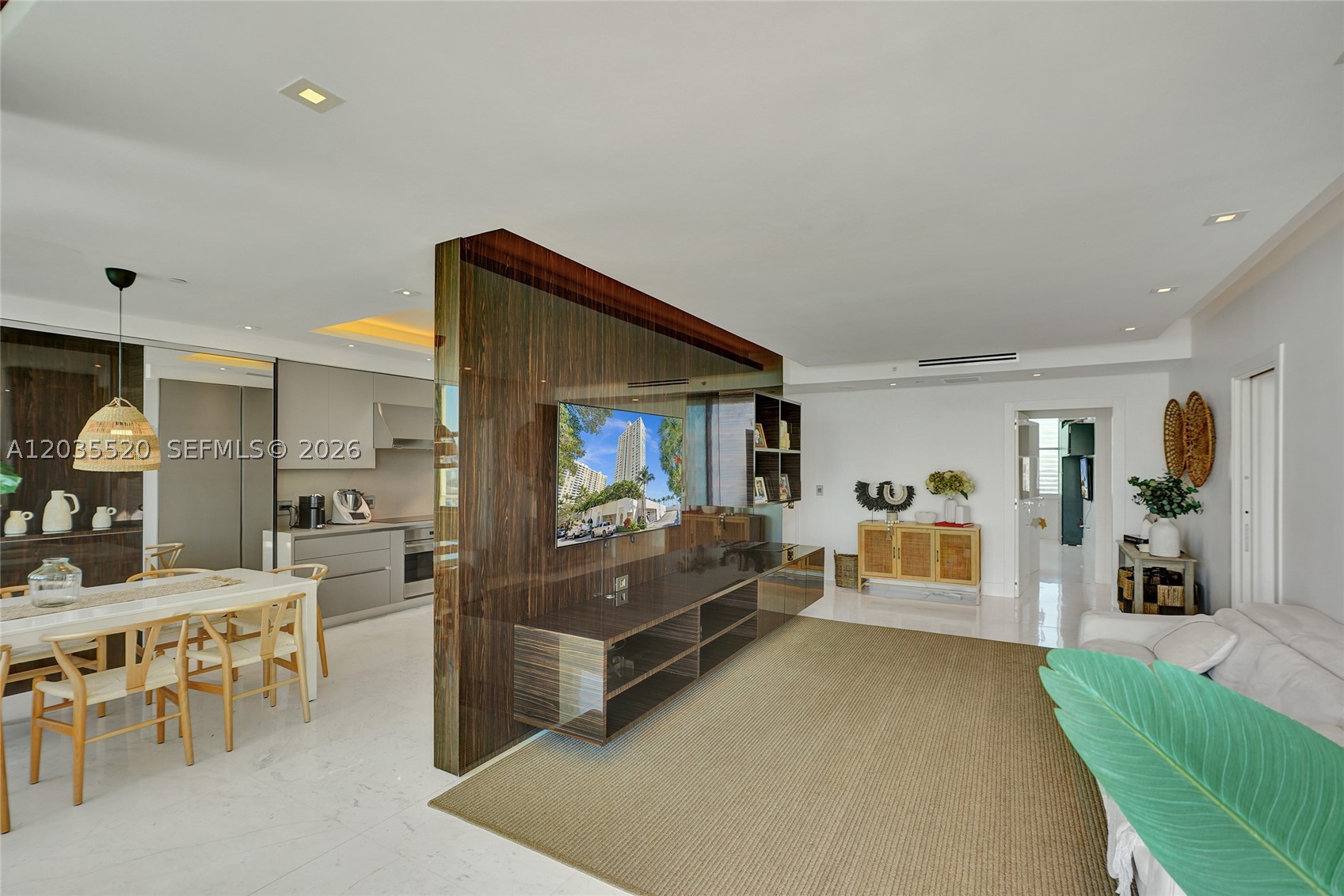800 Claughton Island Dr #3101, Miami FL 33131