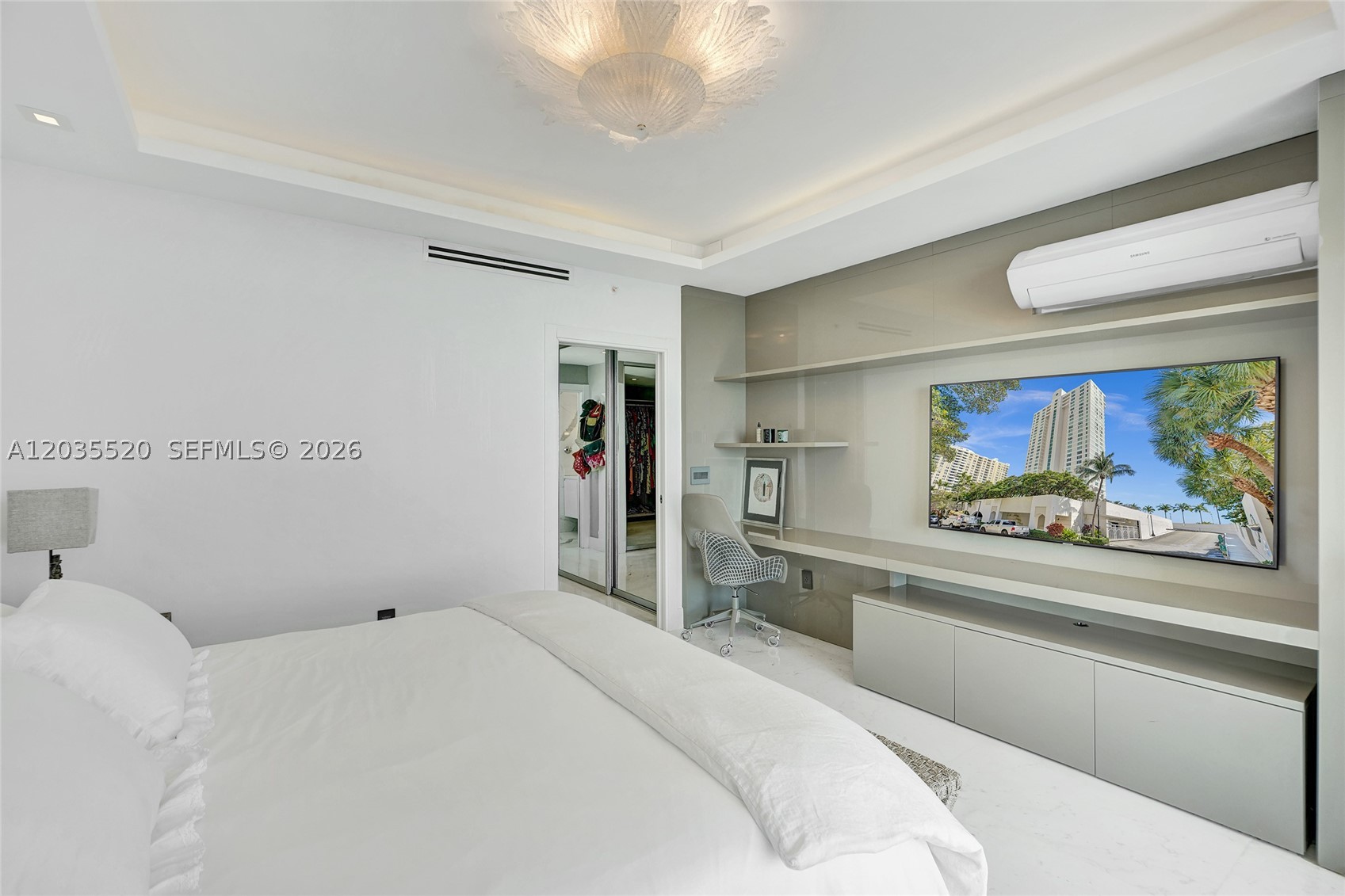 800 Claughton Island Dr #3101, Miami FL 33131