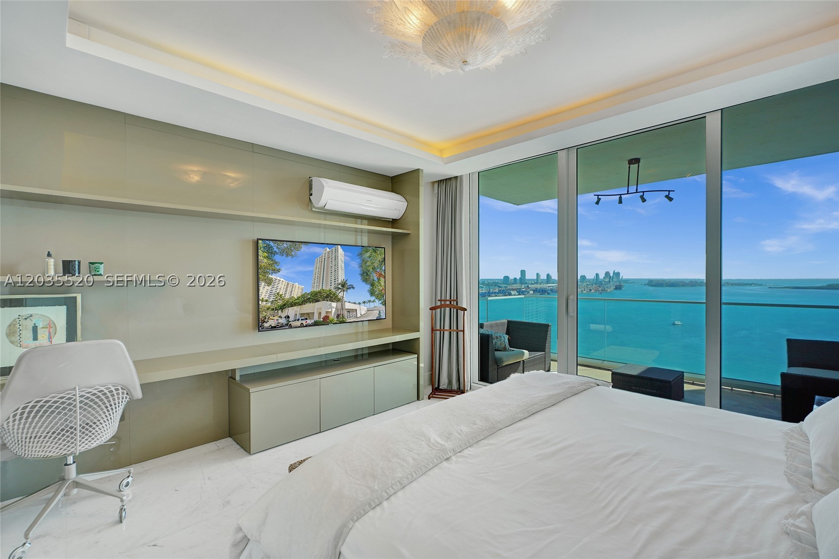 800 Claughton Island Dr #3101, Miami FL 33131