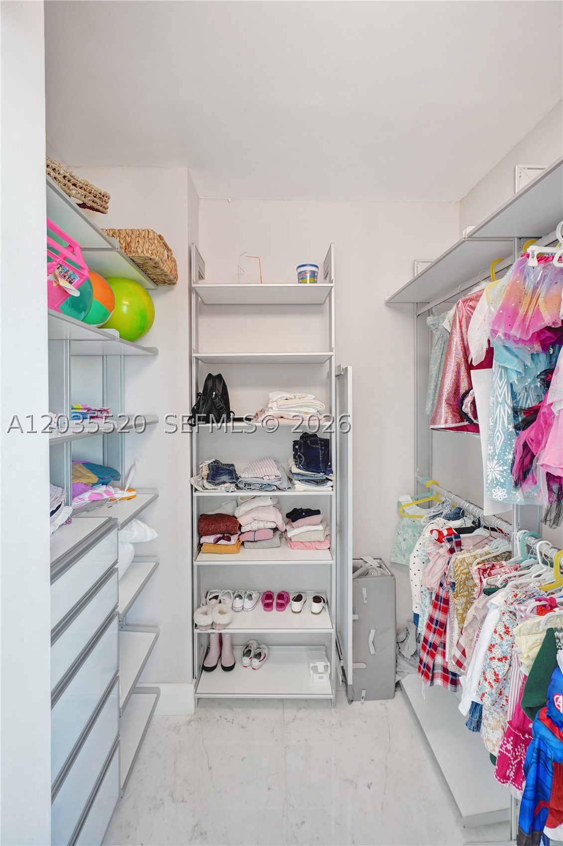 800 Claughton Island Dr #3101, Miami FL 33131