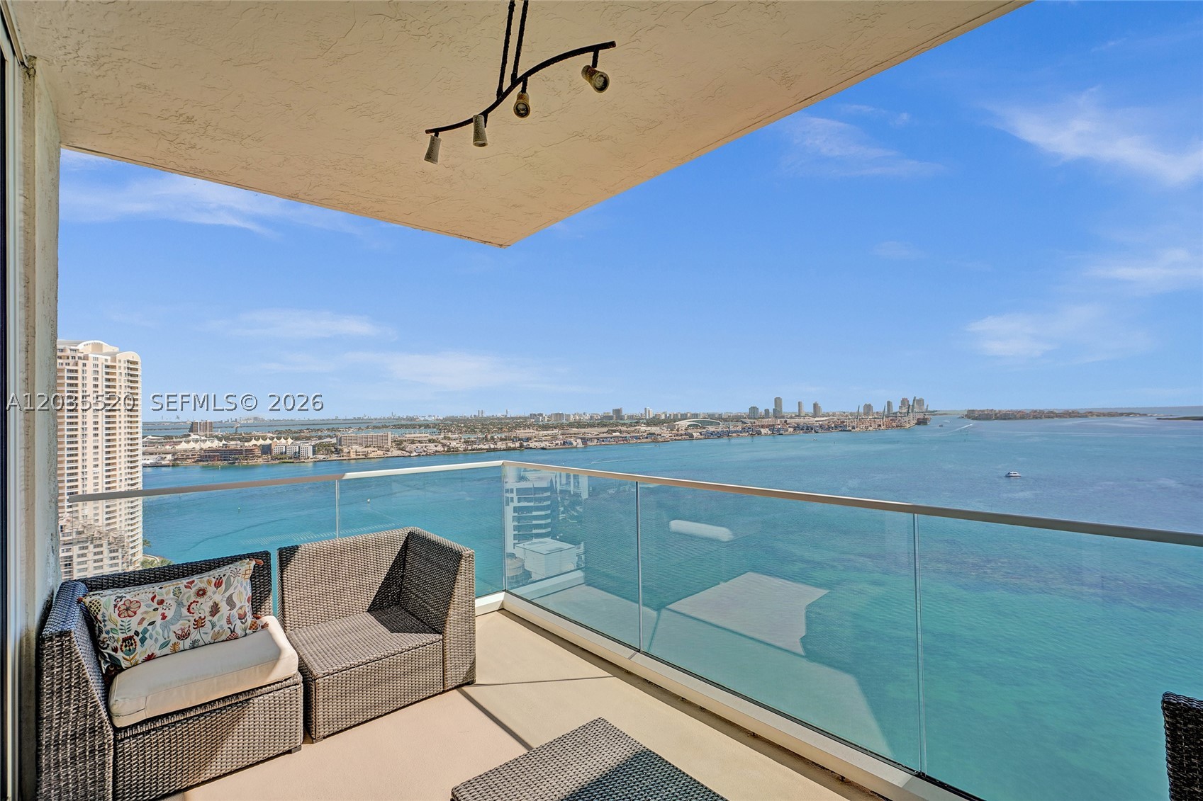 800 Claughton Island Dr #3101, Miami FL 33131