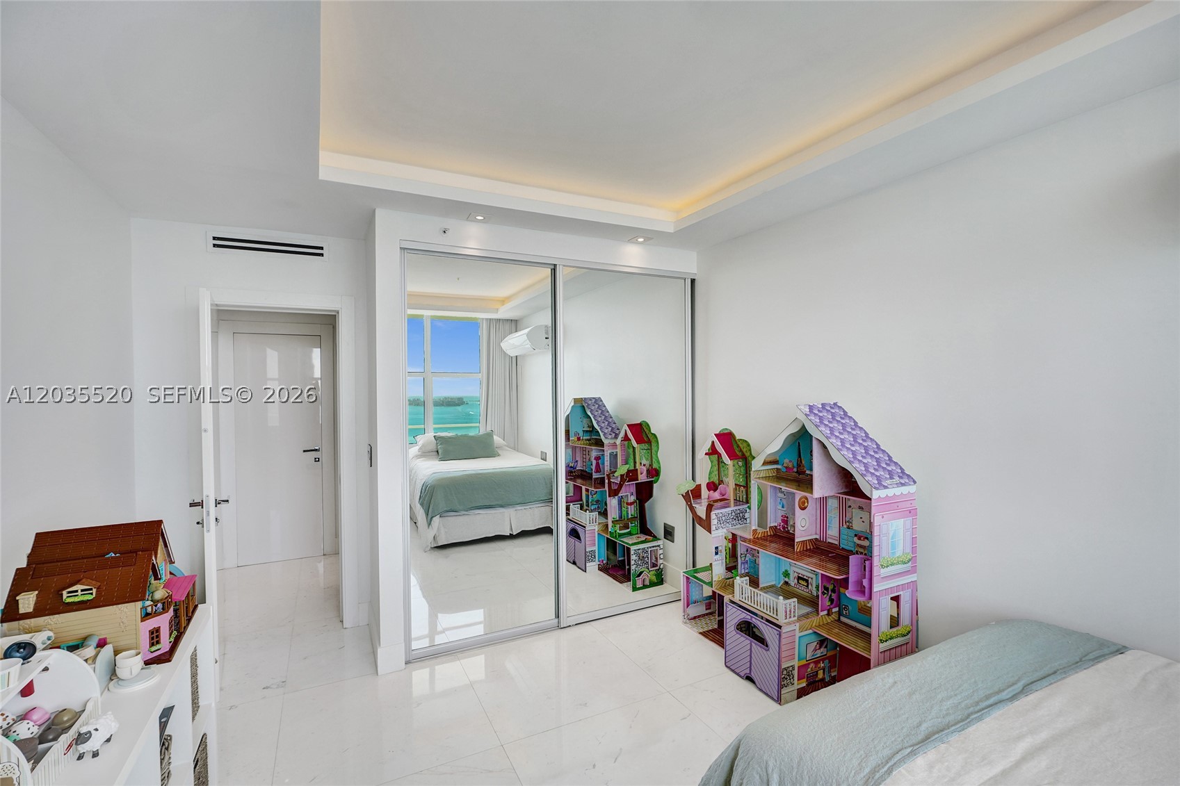 800 Claughton Island Dr #3101, Miami FL 33131
