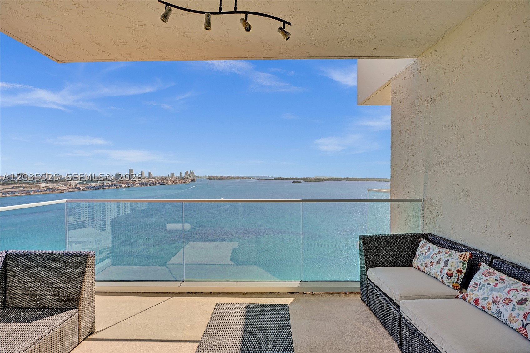 800 Claughton Island Dr #3101, Miami FL 33131