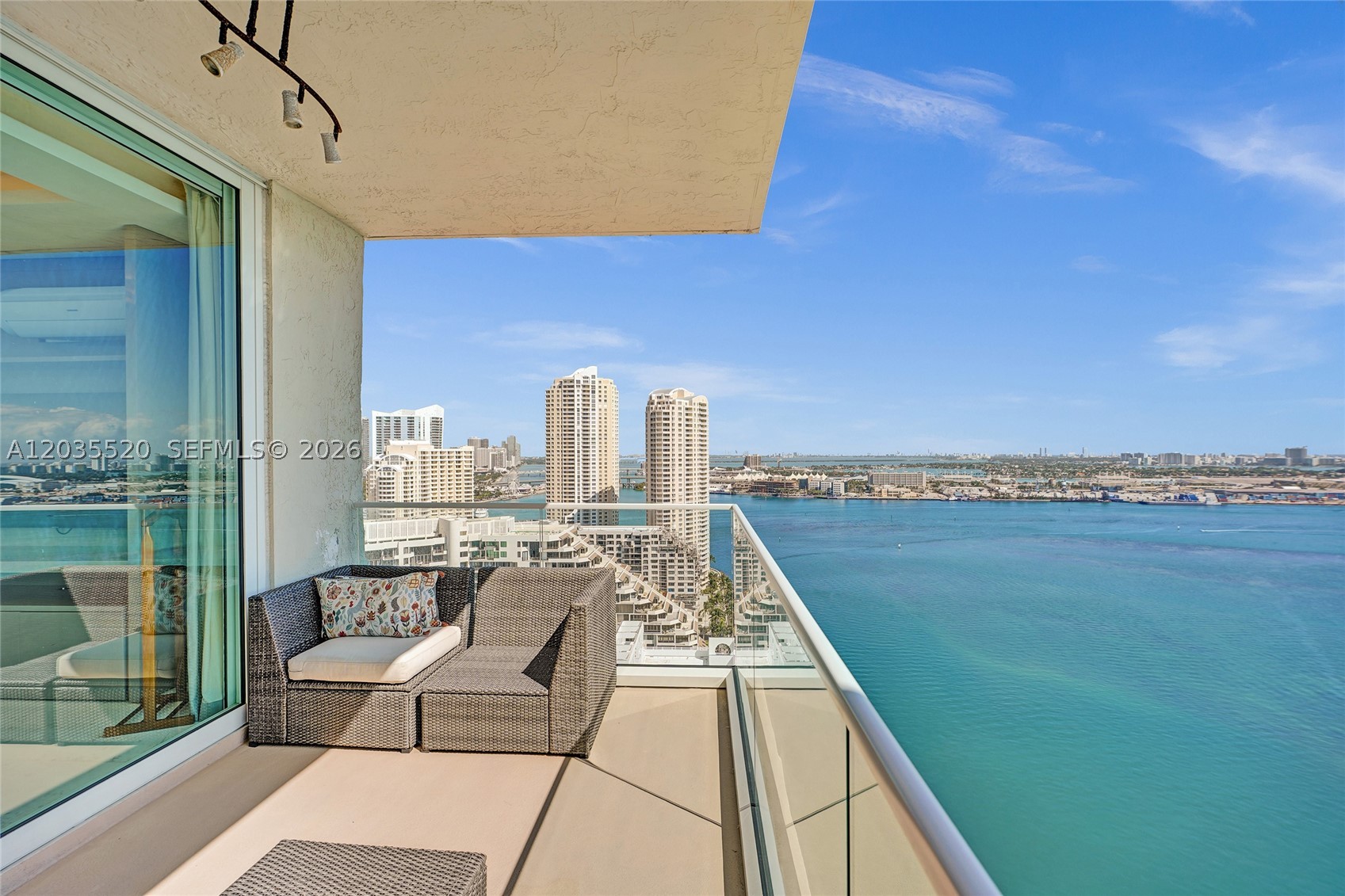 800 Claughton Island Dr #3101, Miami FL 33131