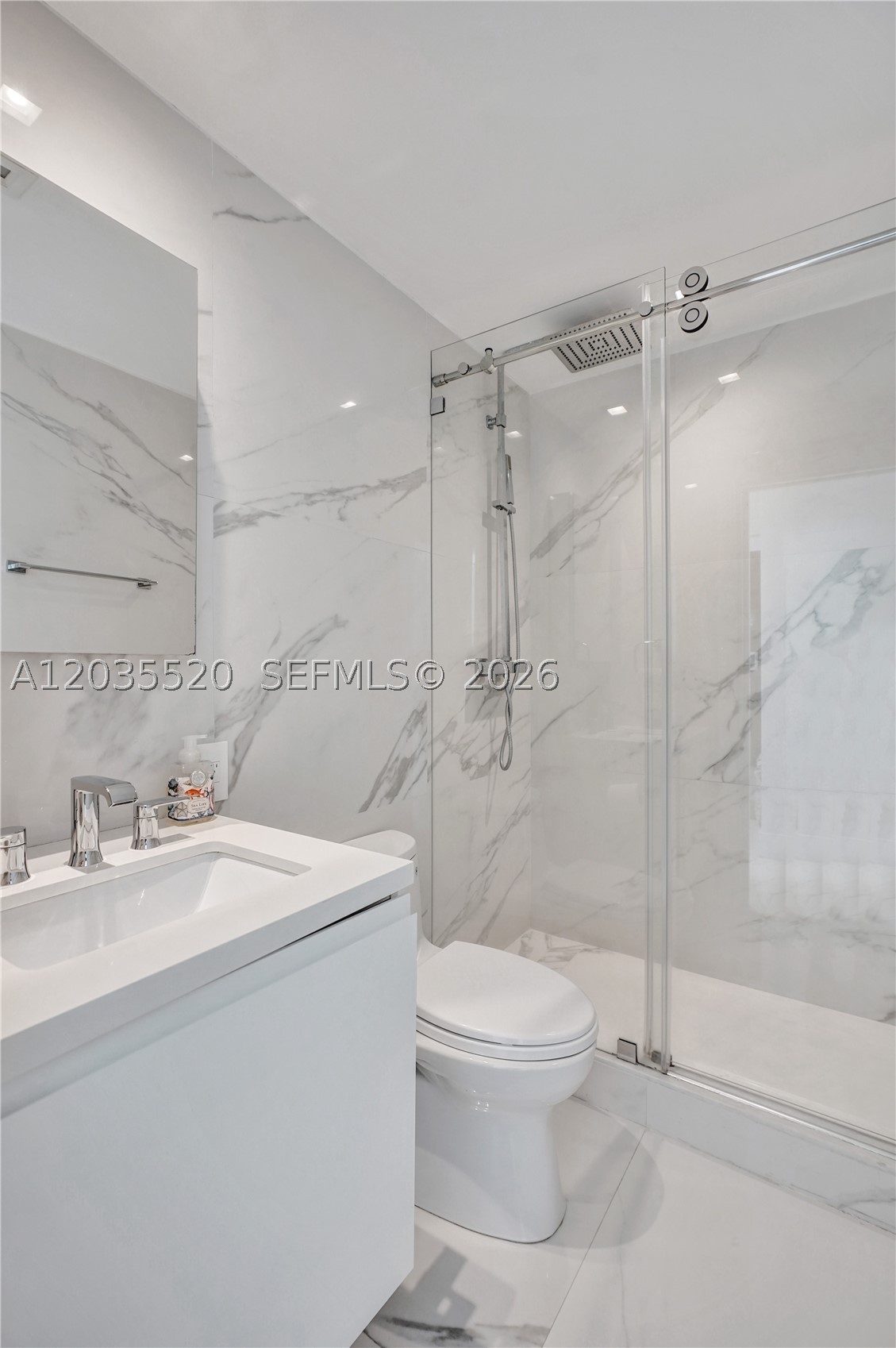 800 Claughton Island Dr #3101, Miami FL 33131