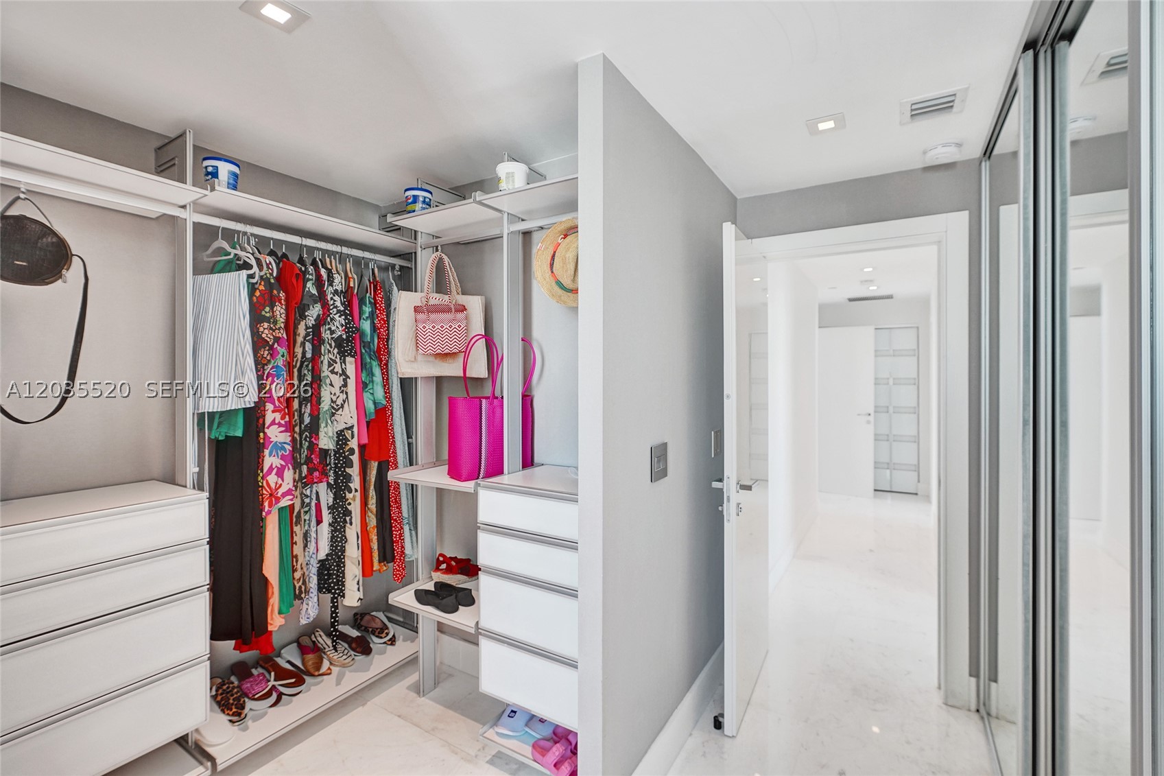 800 Claughton Island Dr #3101, Miami FL 33131