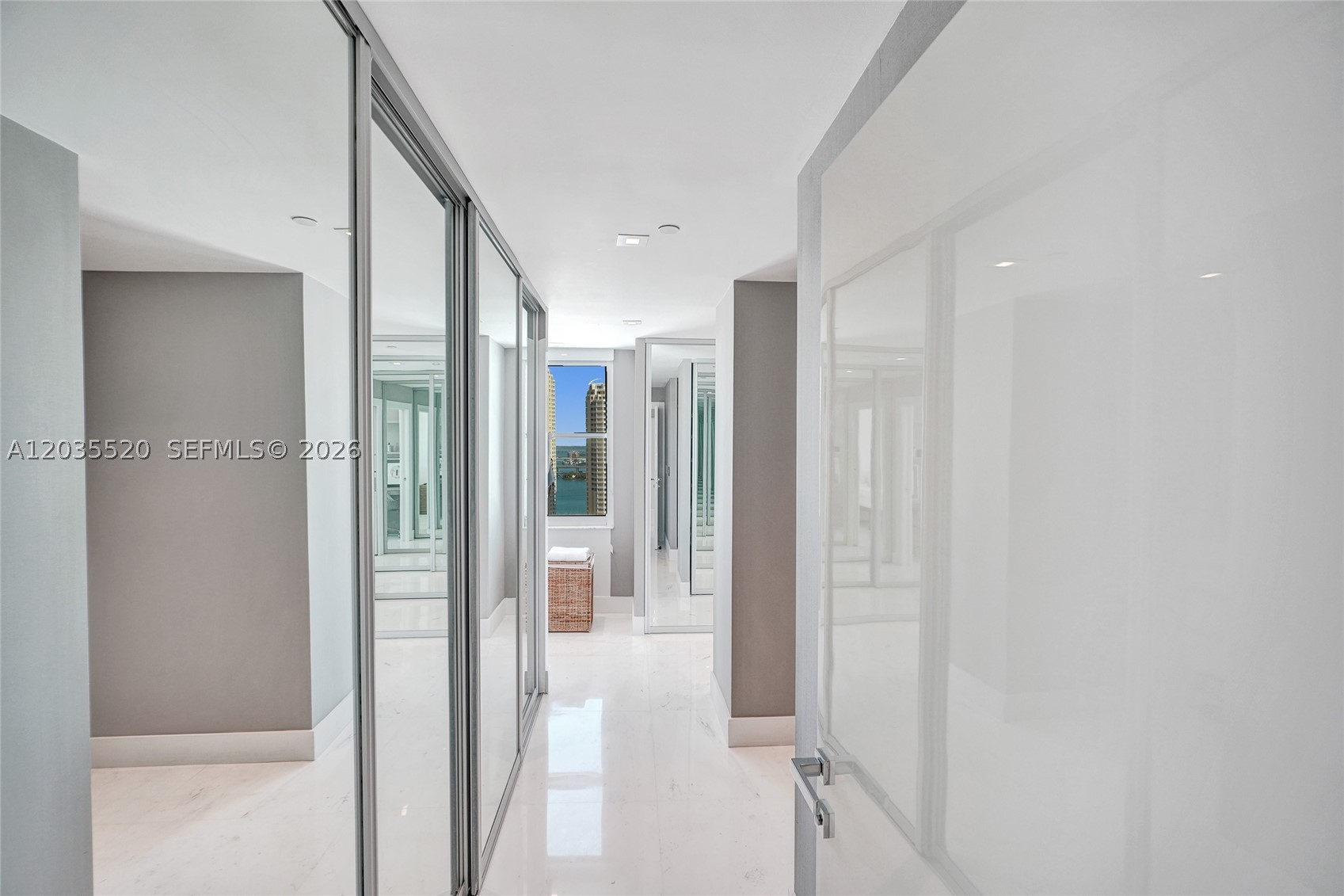 800 Claughton Island Dr #3101, Miami FL 33131