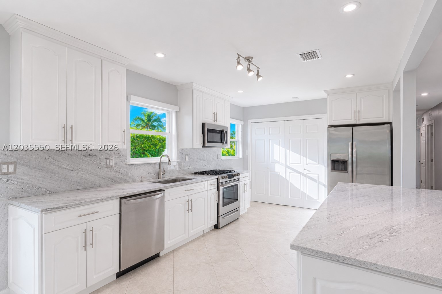 6255 SW 62nd Ct, South Miami FL 33143
