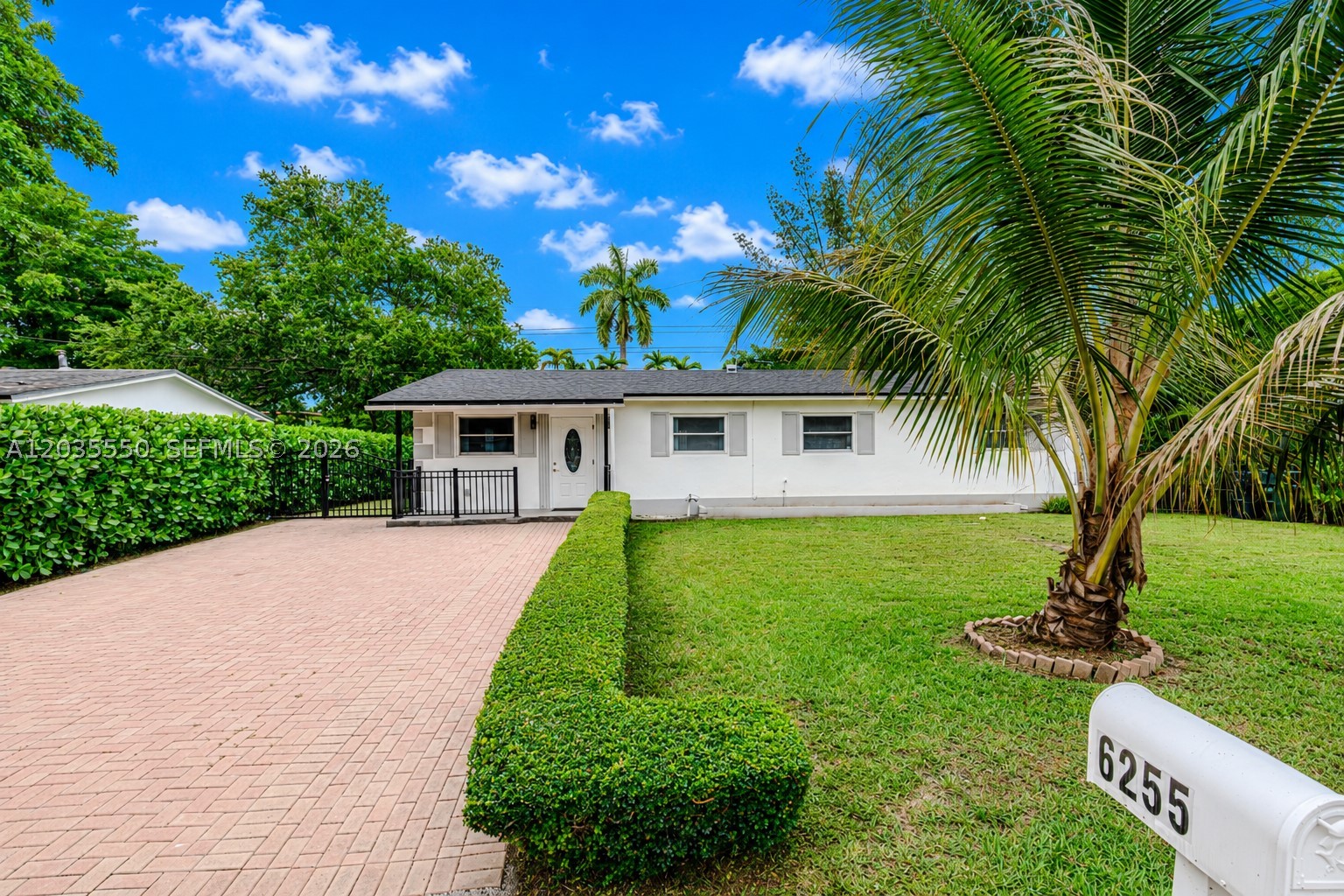 6255 SW 62nd Ct, South Miami FL 33143