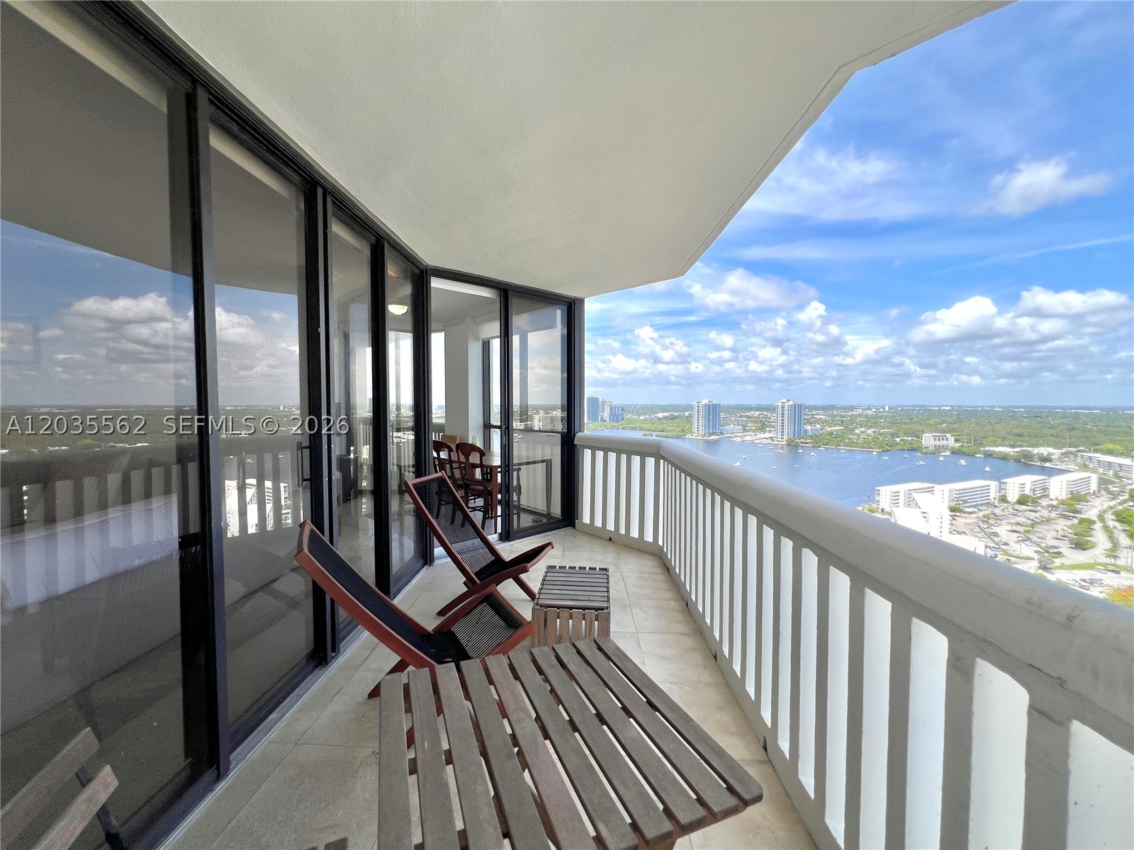 1000 W Island Blvd #3010, Aventura FL 33160