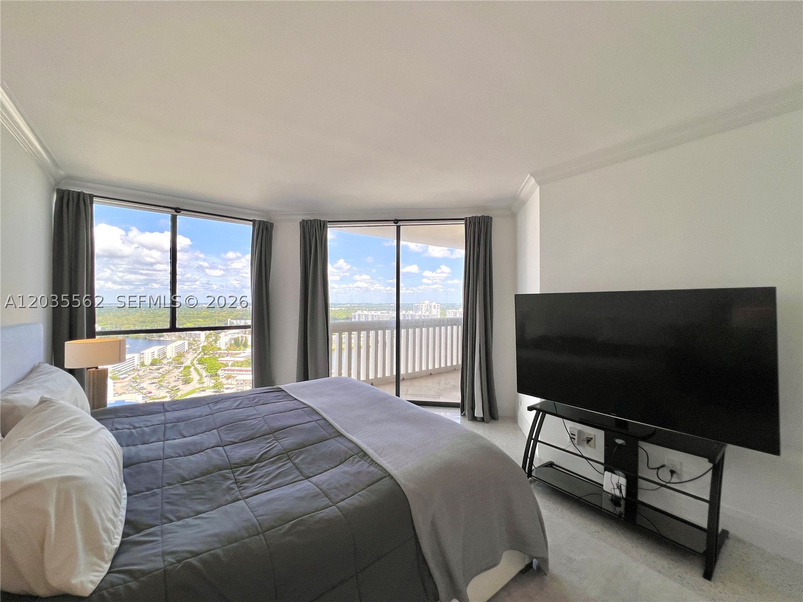 1000 W Island Blvd #3010, Aventura FL 33160