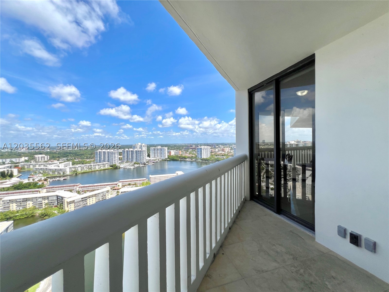 1000 W Island Blvd #3010, Aventura FL 33160