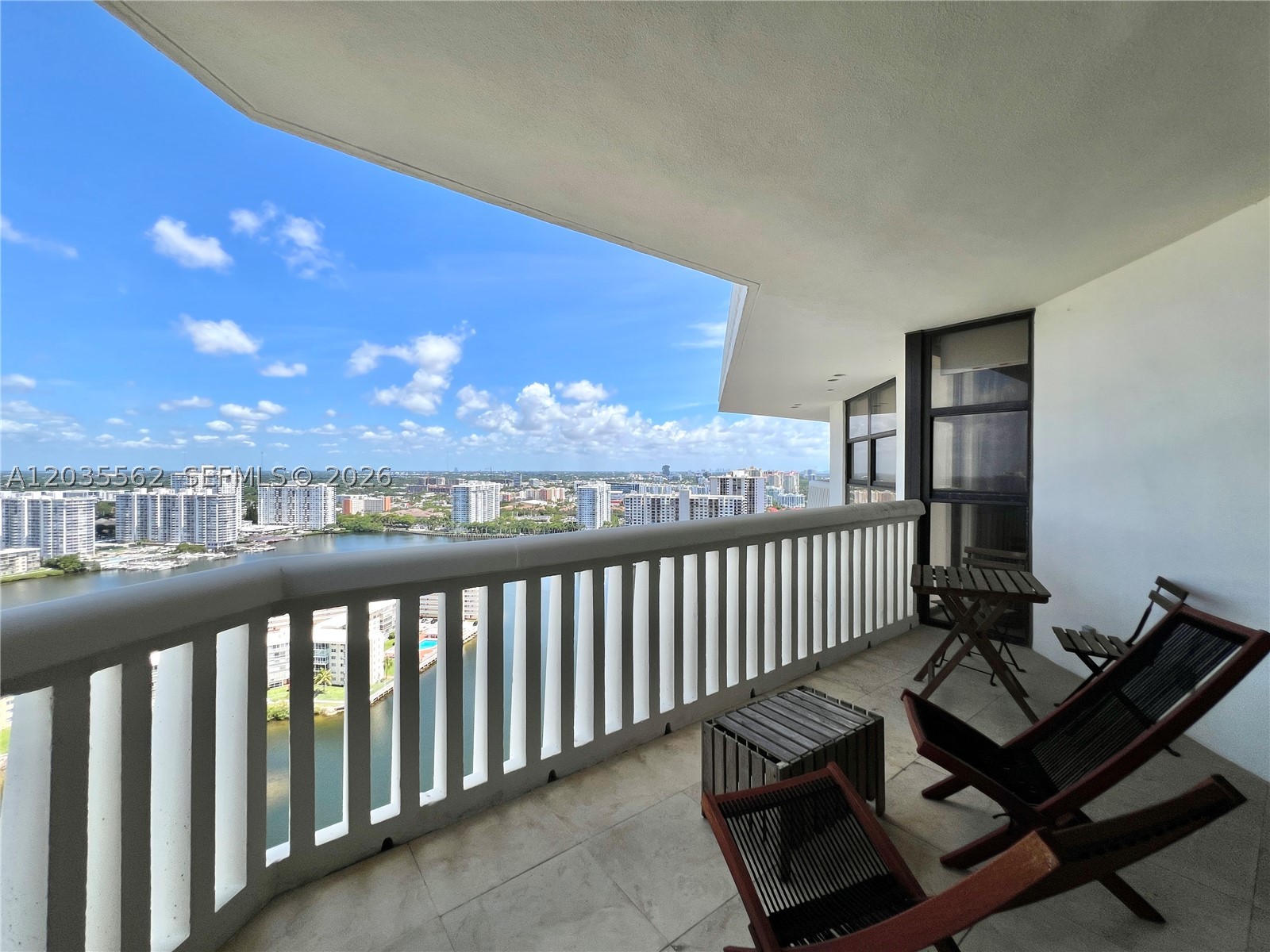 1000 W Island Blvd #3010, Aventura FL 33160