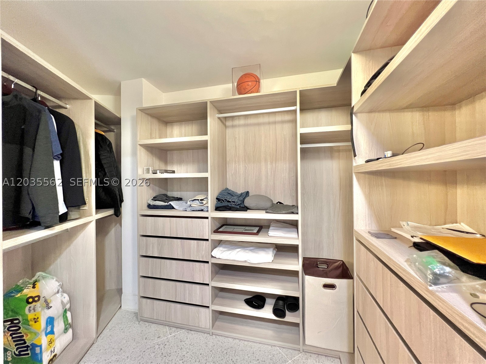 1000 W Island Blvd #3010, Aventura FL 33160