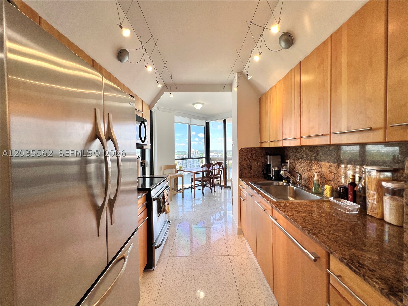 1000 W Island Blvd #3010, Aventura FL 33160
