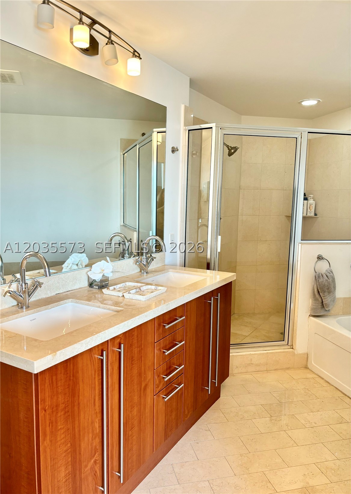 79 SW 12th St #4012-S, Miami FL 33130