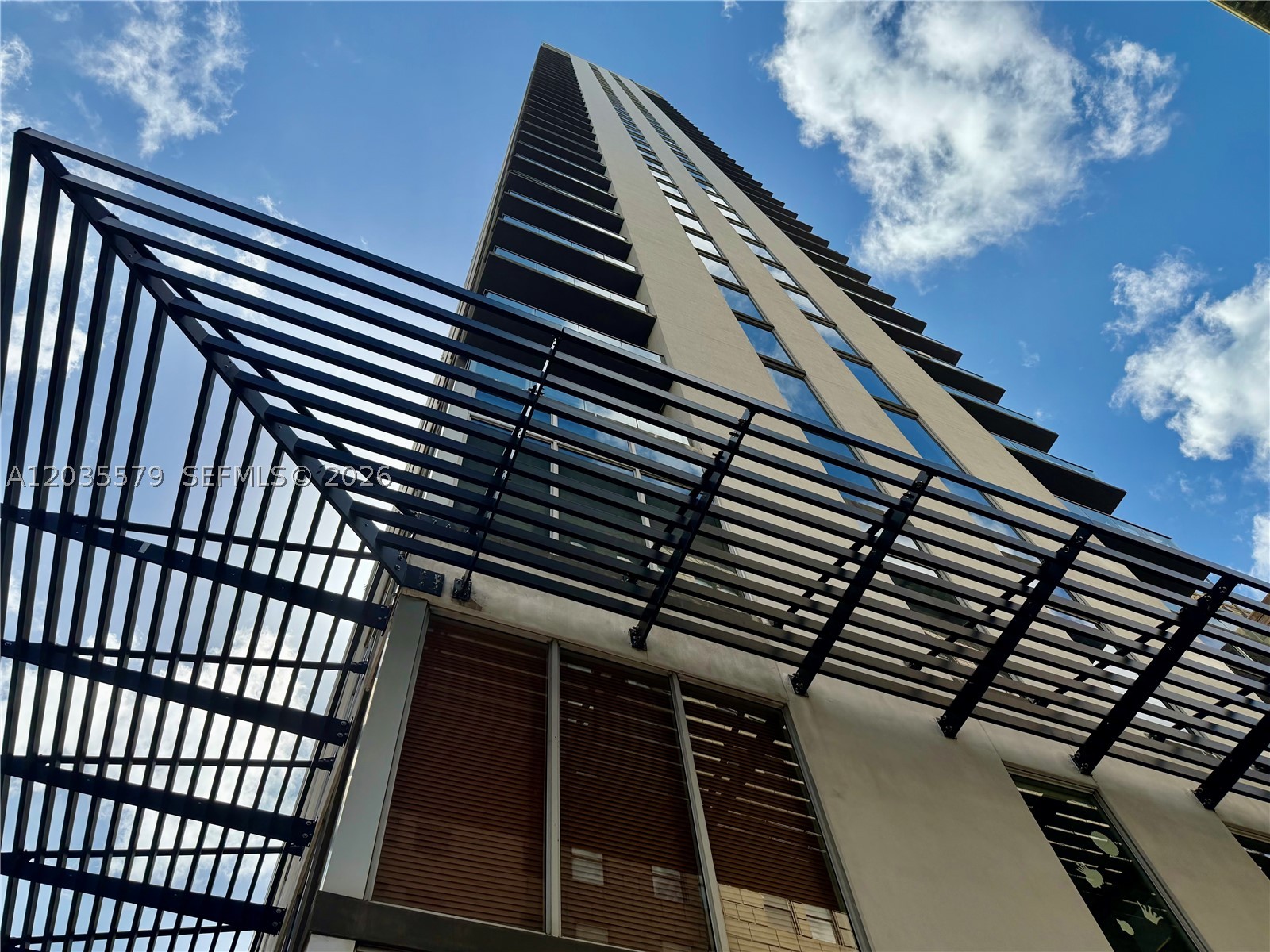 151 SE 1st St #408, Miami FL 33131