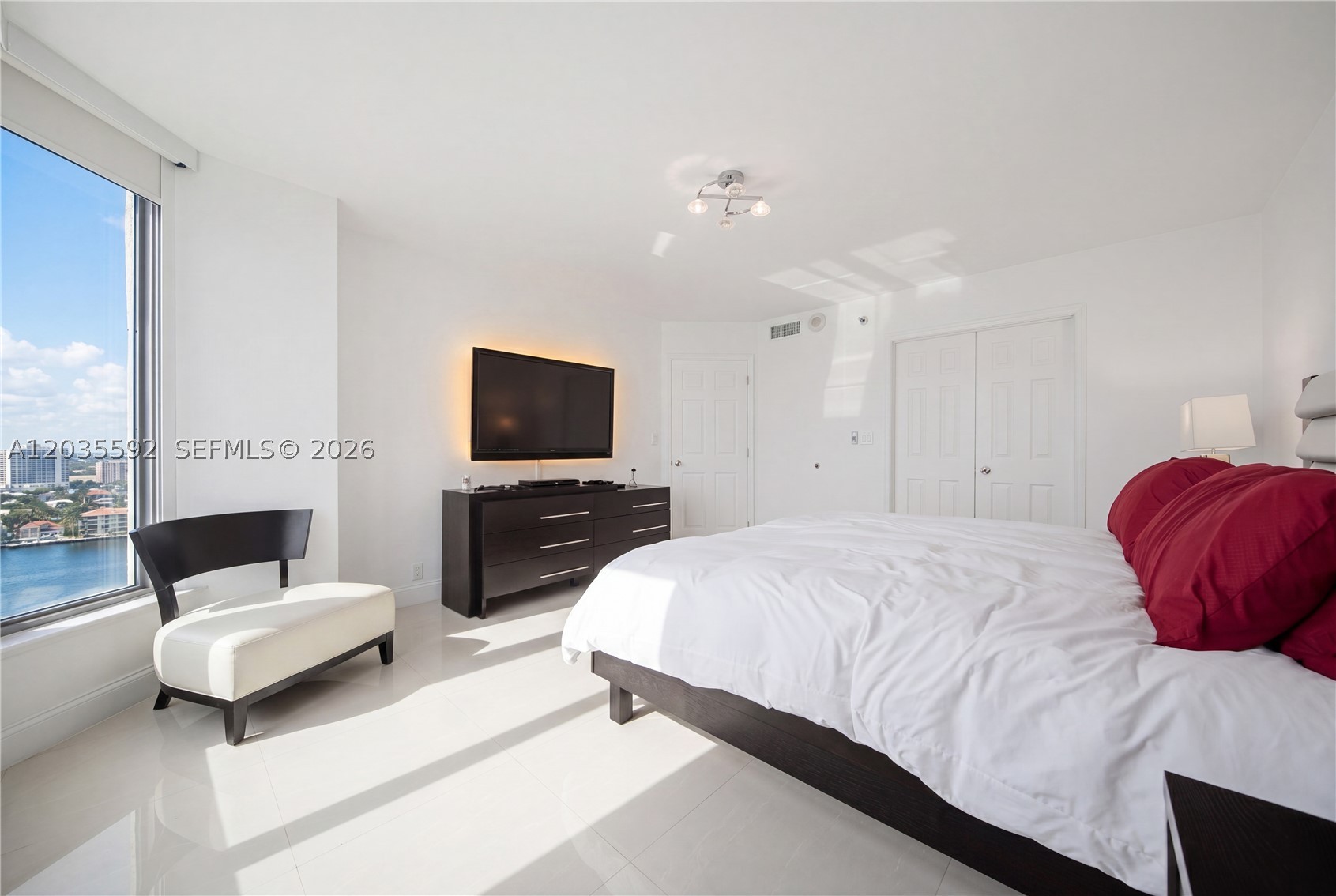 3530 Mystic Pointe Dr #2013, Aventura FL 33180