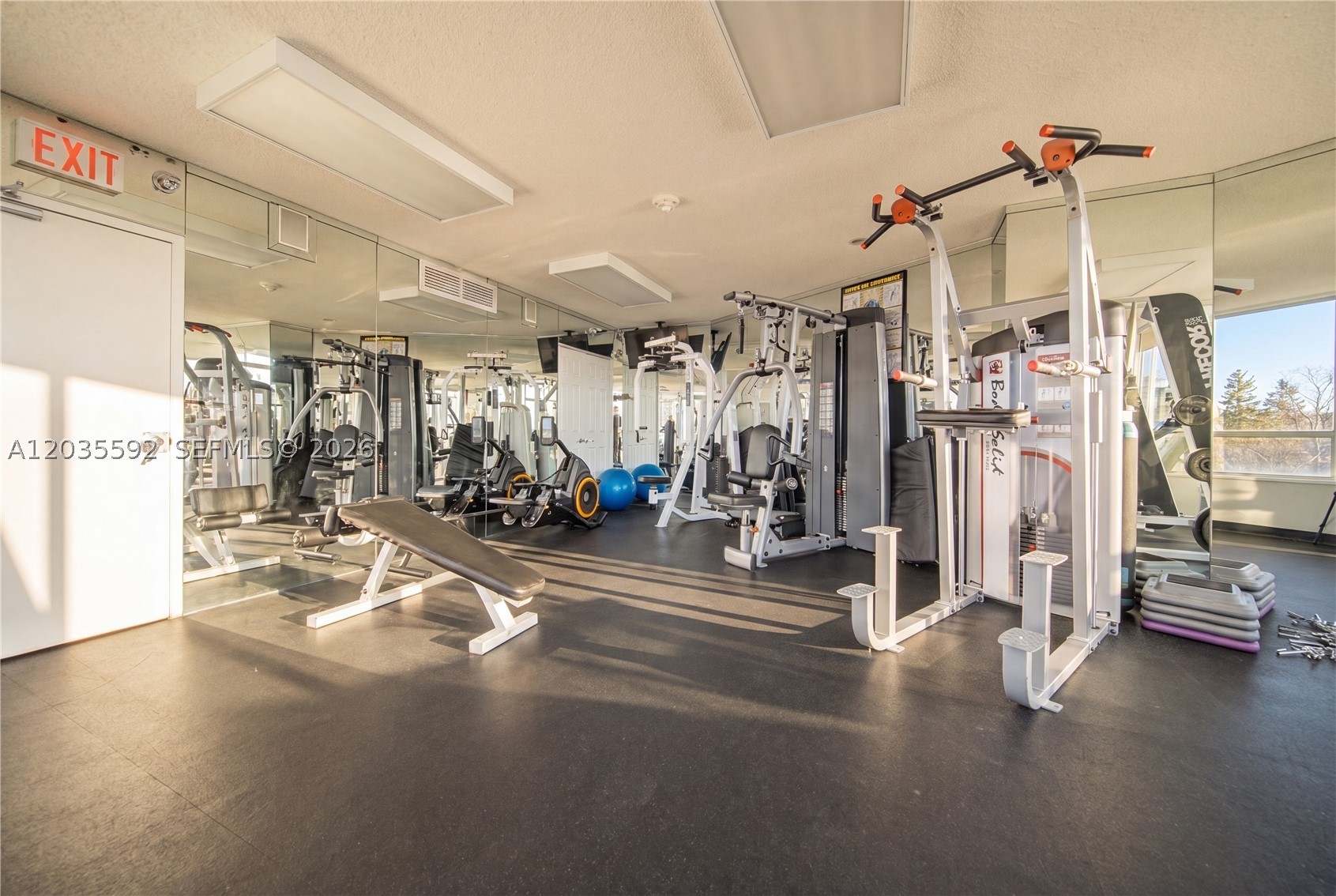 3530 Mystic Pointe Dr #2013, Aventura FL 33180