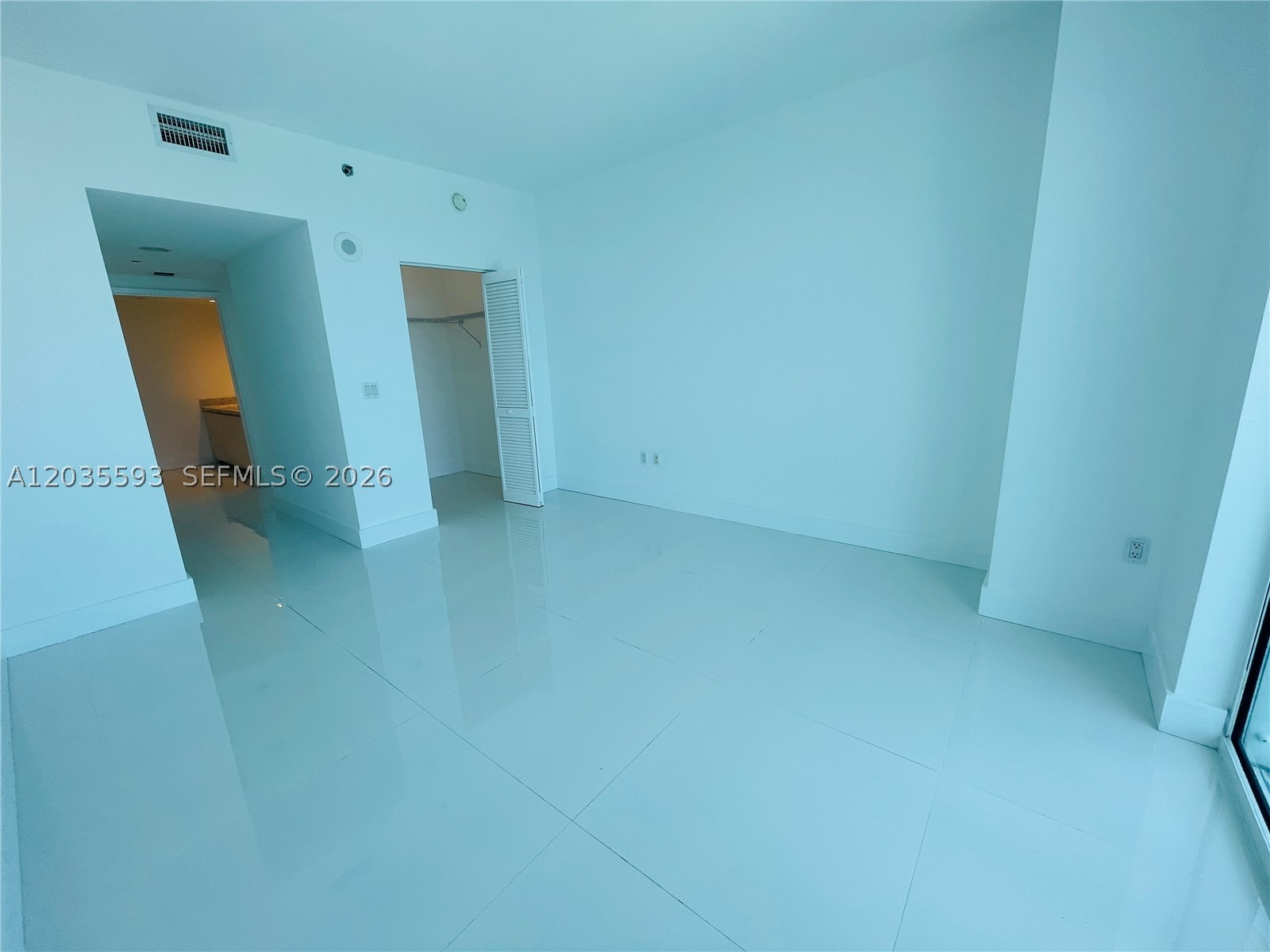 950 Brickell Bay Dr #3210, Miami FL 33131