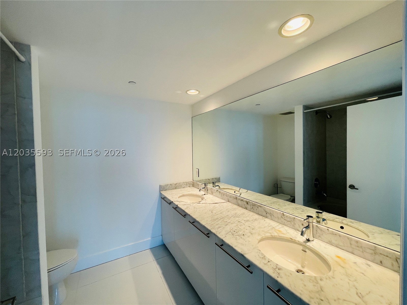 950 Brickell Bay Dr #3210, Miami FL 33131
