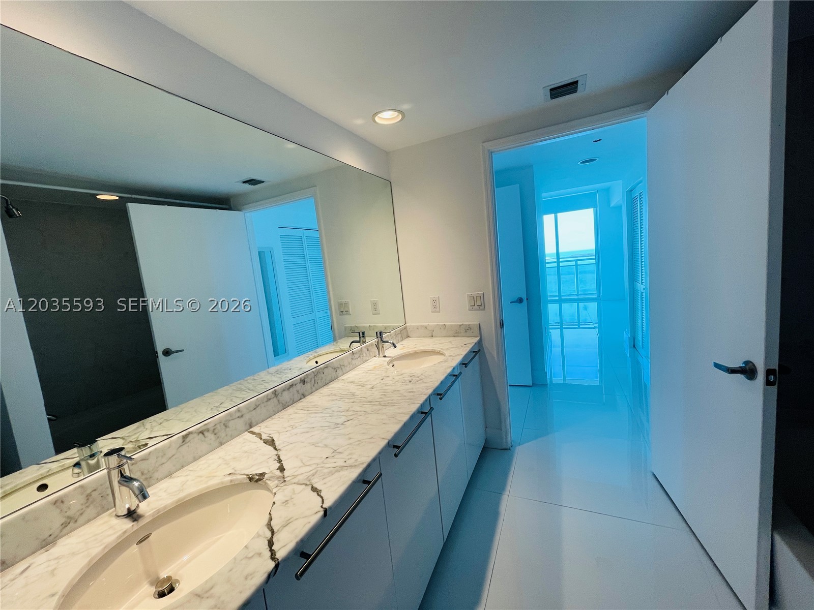 950 Brickell Bay Dr #3210, Miami FL 33131