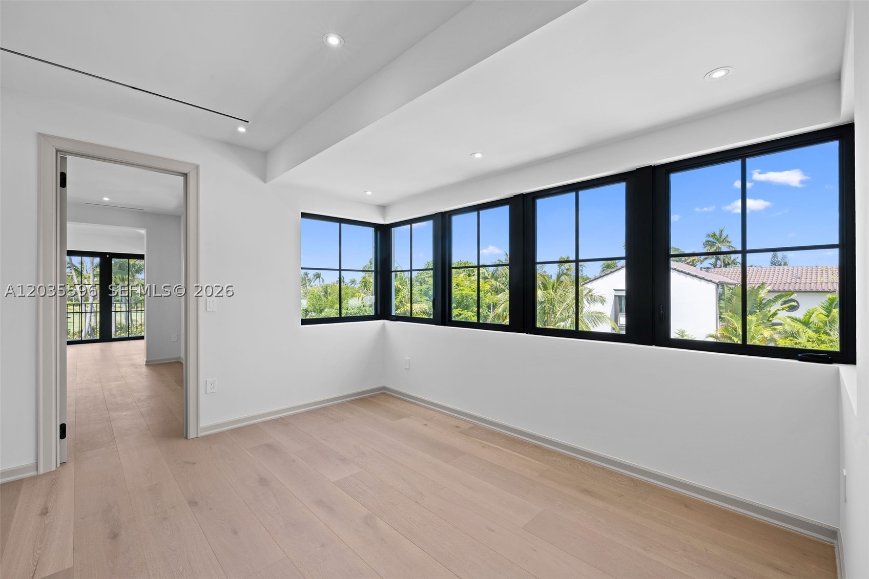 5262 La Gorce Dr, Miami Beach FL 33140