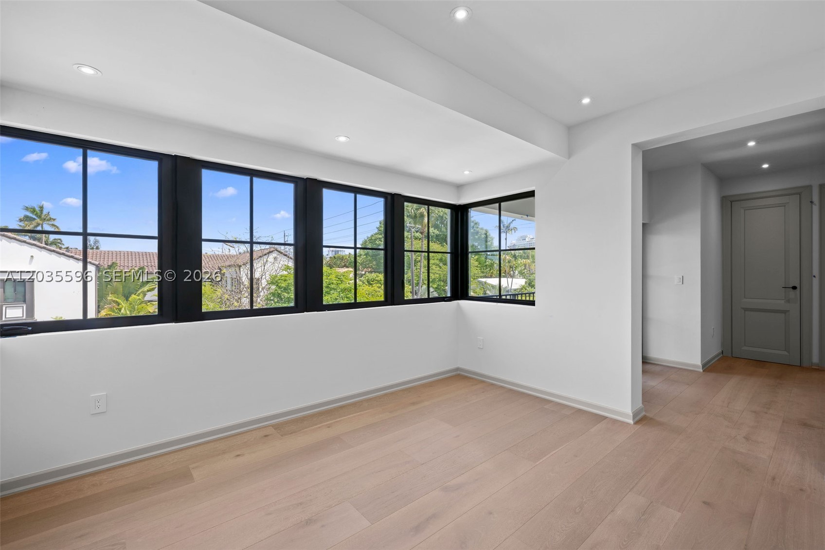 5262 La Gorce Dr, Miami Beach FL 33140