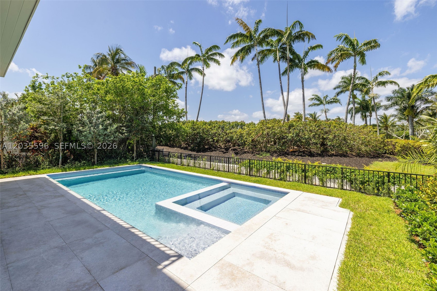 5262 La Gorce Dr, Miami Beach FL 33140