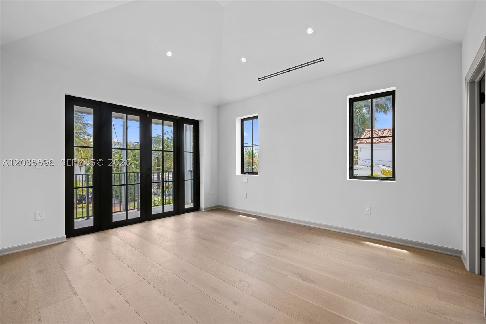 5262 La Gorce Dr, Miami Beach FL 33140
