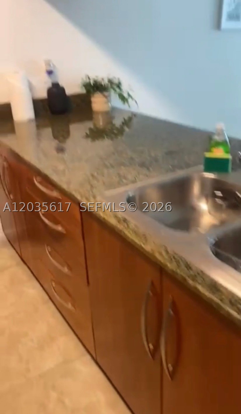 1200 Brickell Bay Dr #3318, Miami FL 33131