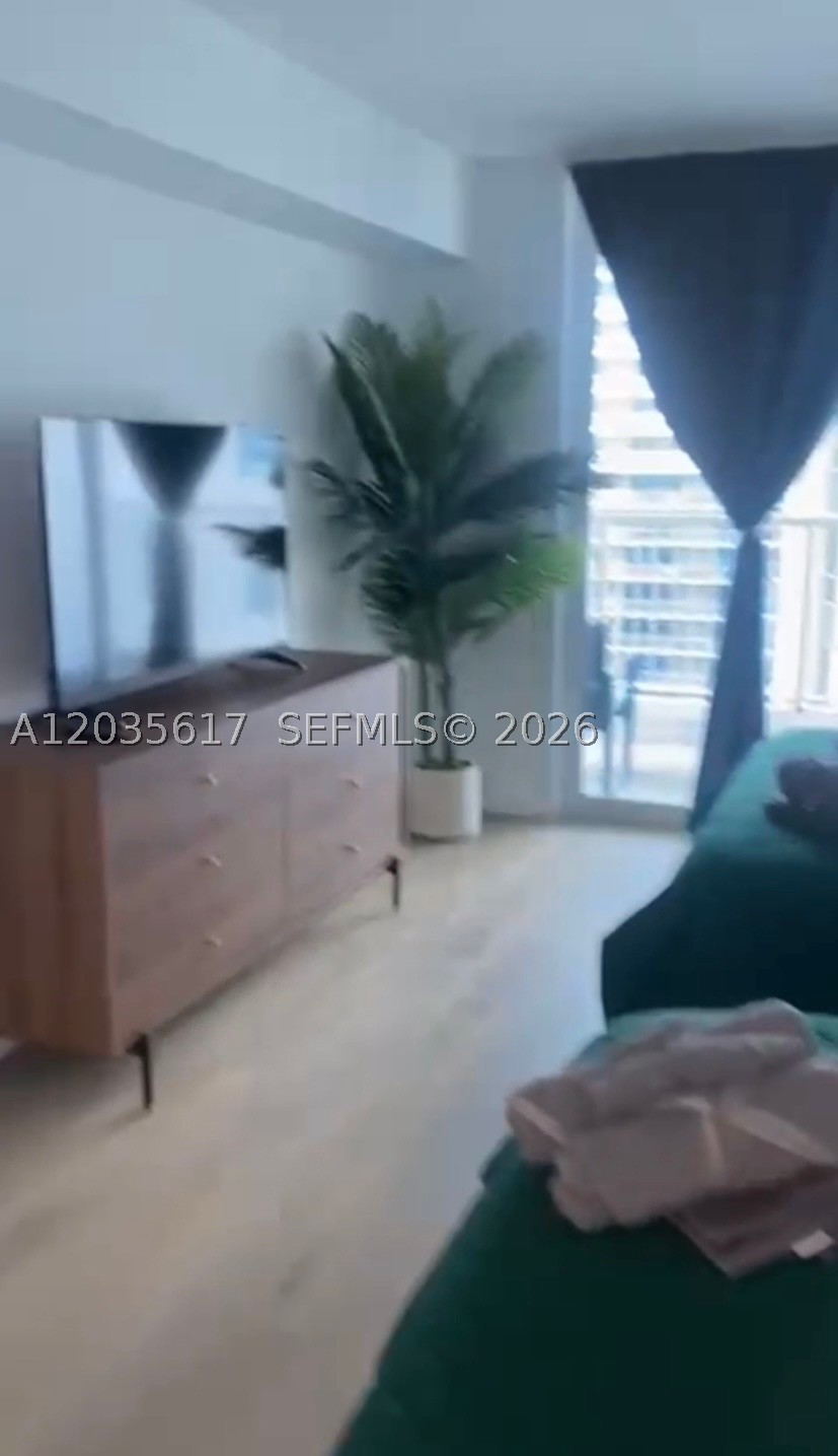 1200 Brickell Bay Dr #3318, Miami FL 33131