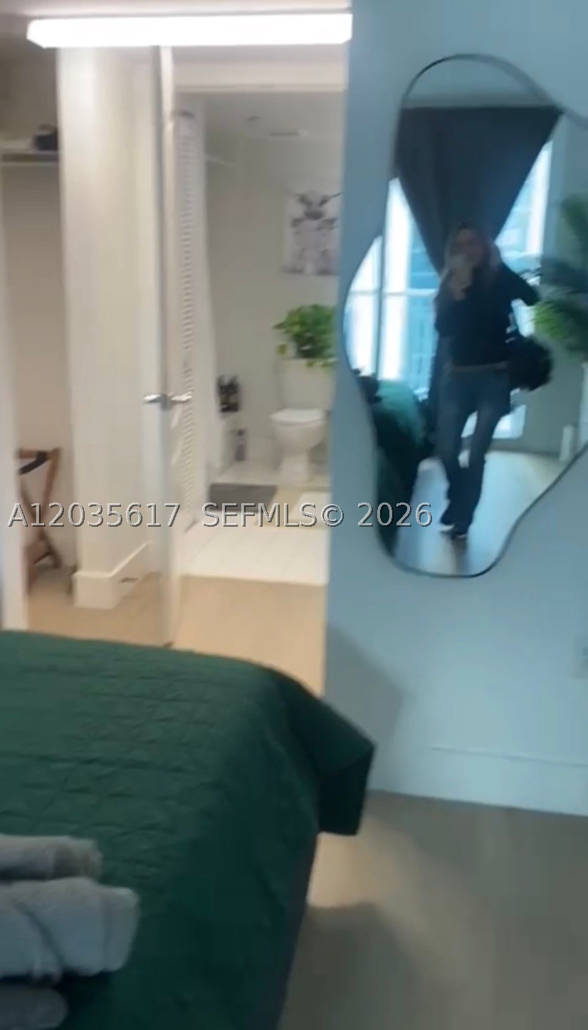 1200 Brickell Bay Dr #3318, Miami FL 33131