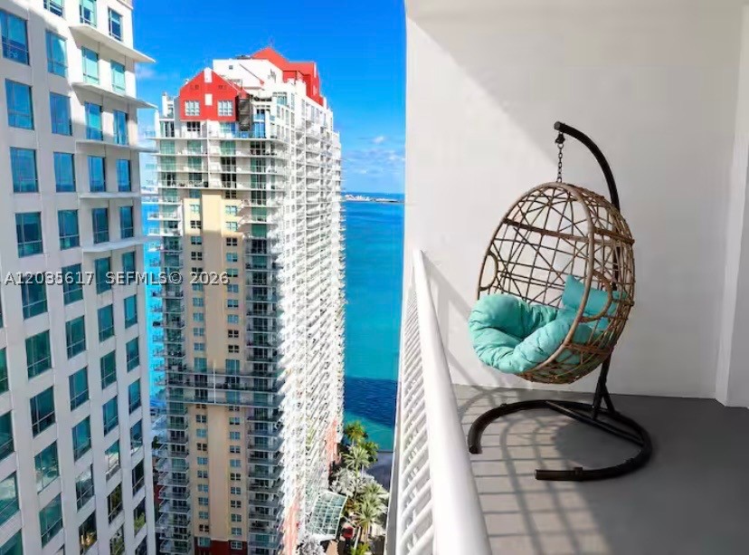 1200 Brickell Bay Dr #3318, Miami FL 33131