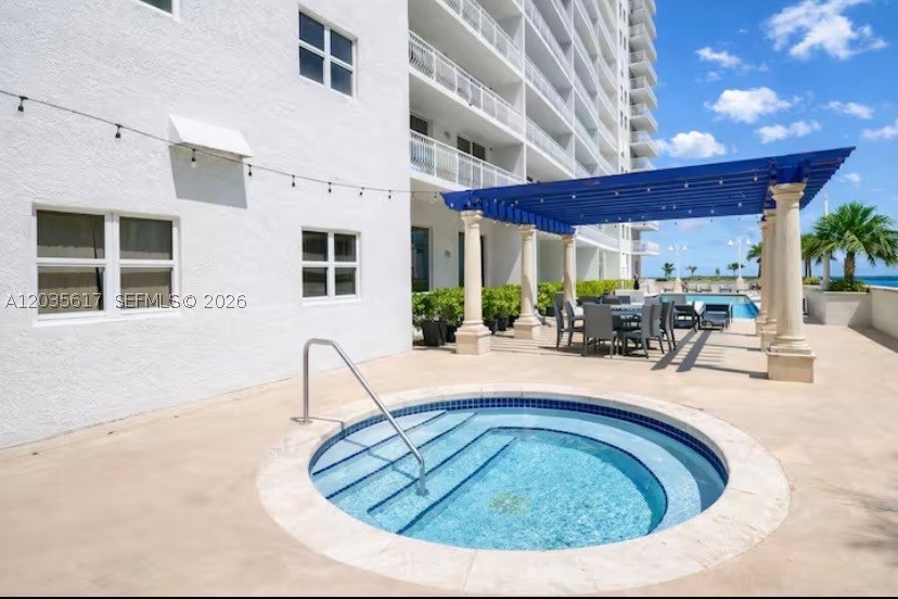 1200 Brickell Bay Dr #3318, Miami FL 33131