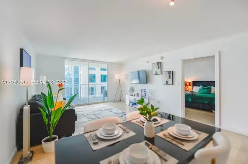 1200 Brickell Bay Dr #3318, Miami FL 33131