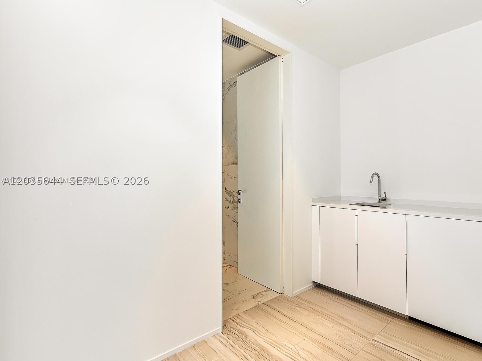 1000 Biscayne Blvd #4802, Miami FL 33132