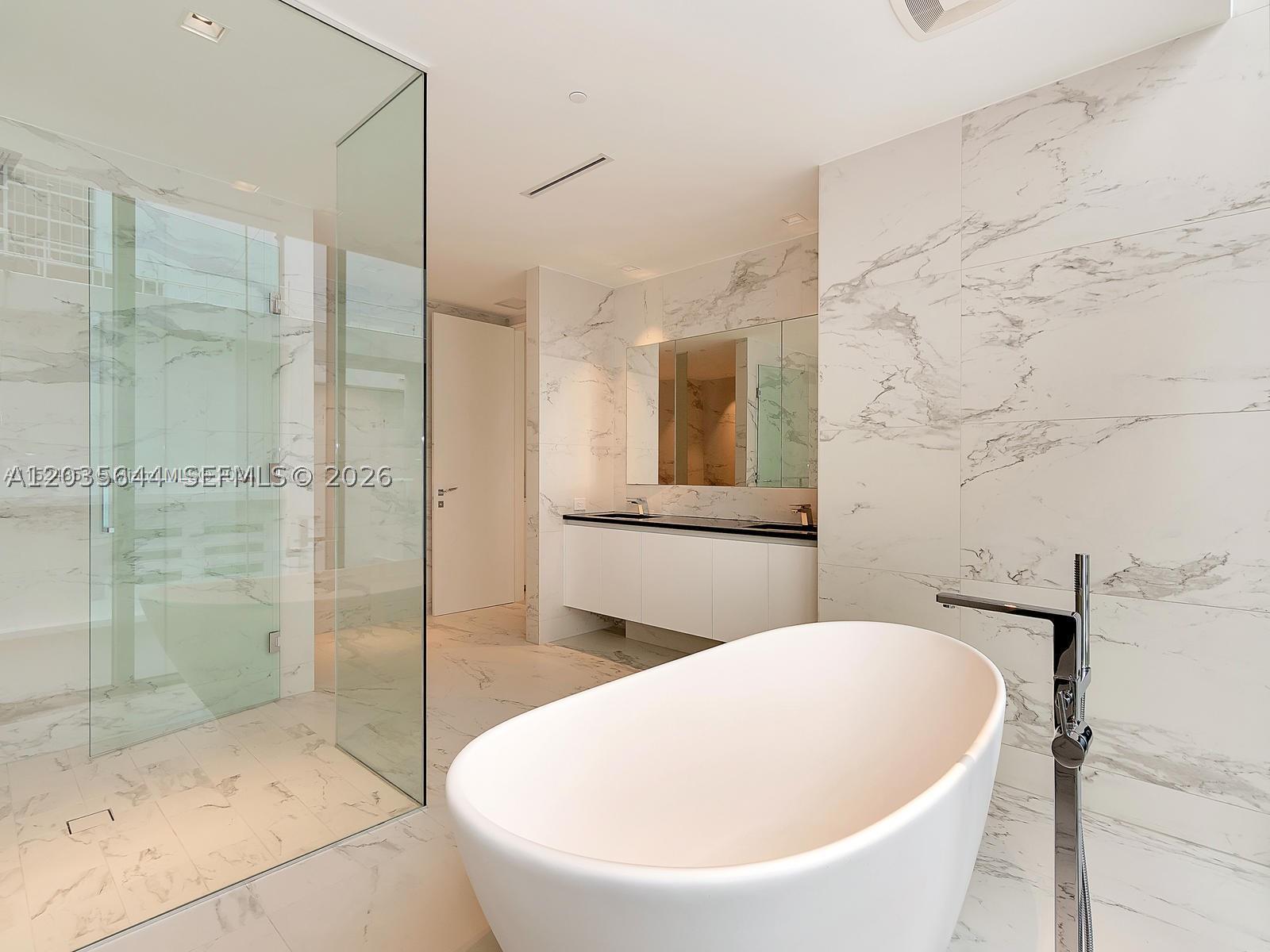 1000 Biscayne Blvd #4802, Miami FL 33132