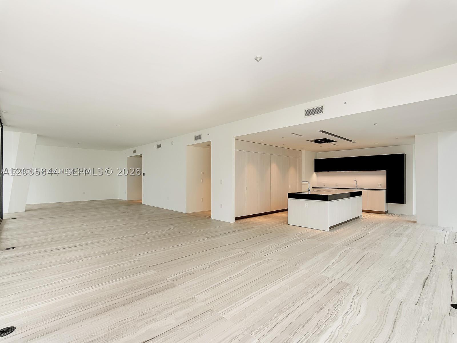 1000 Biscayne Blvd #4802, Miami FL 33132