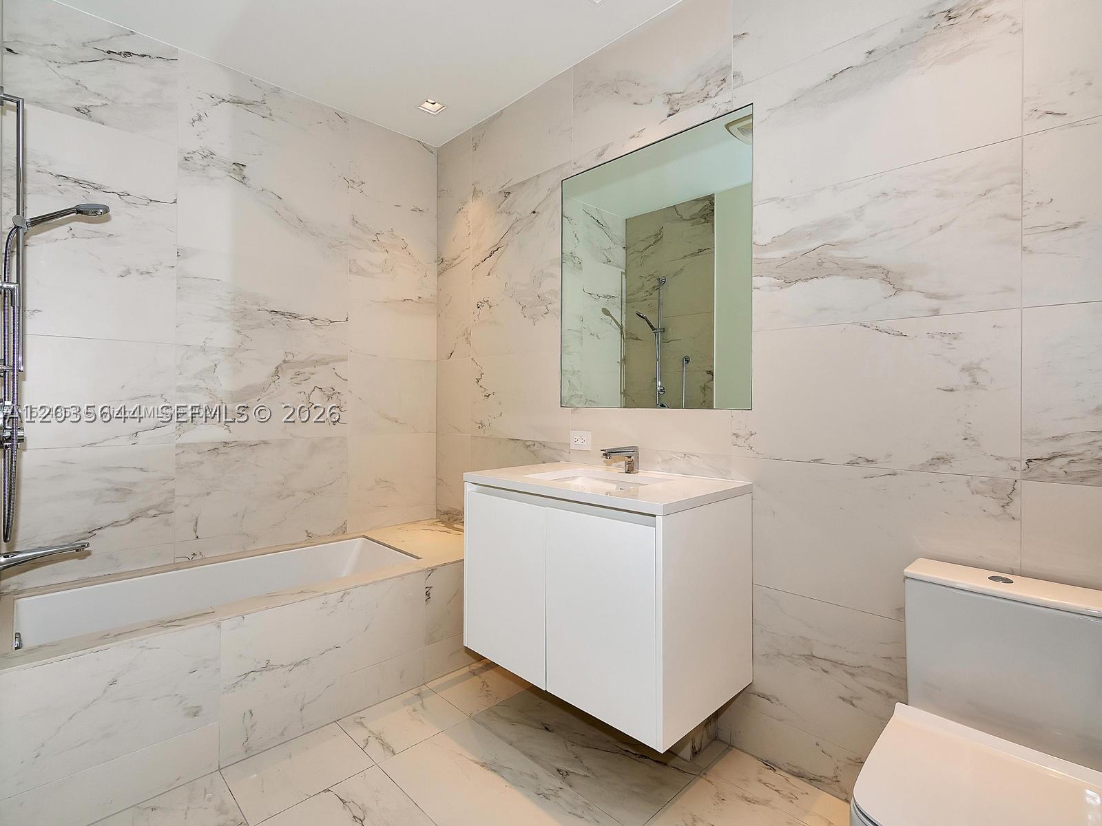 1000 Biscayne Blvd #4802, Miami FL 33132