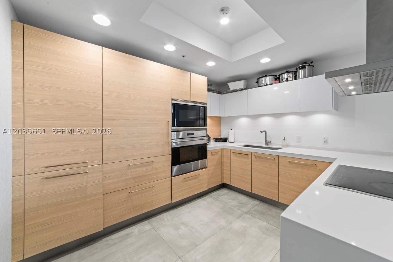 17111 Biscayne Blvd #503, North Miami Beach FL 33160