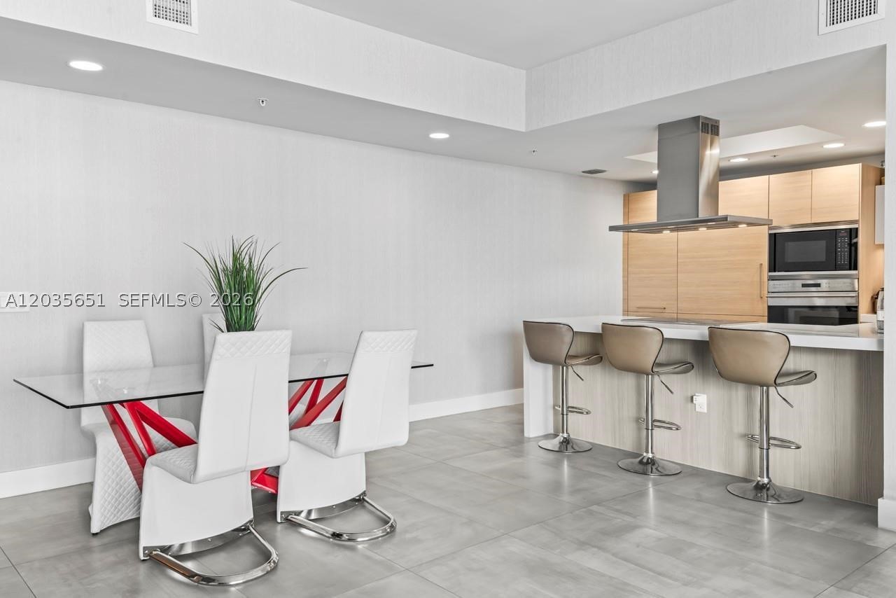 17111 Biscayne Blvd #503, North Miami Beach FL 33160