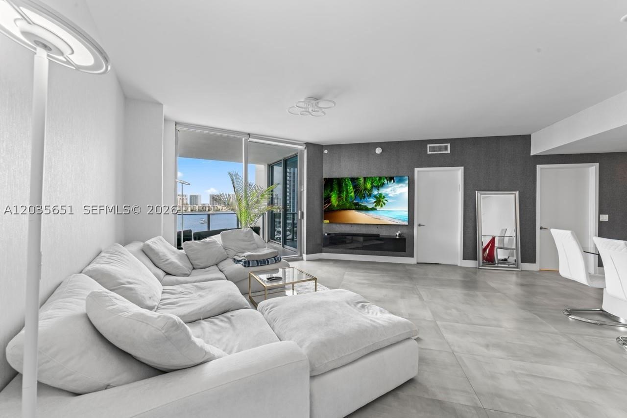 17111 Biscayne Blvd #503, North Miami Beach FL 33160