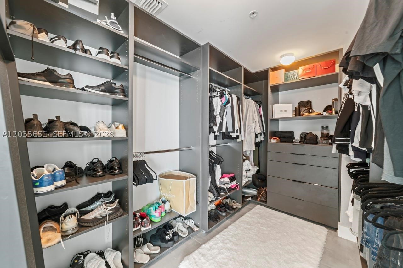 17111 Biscayne Blvd #503, North Miami Beach FL 33160