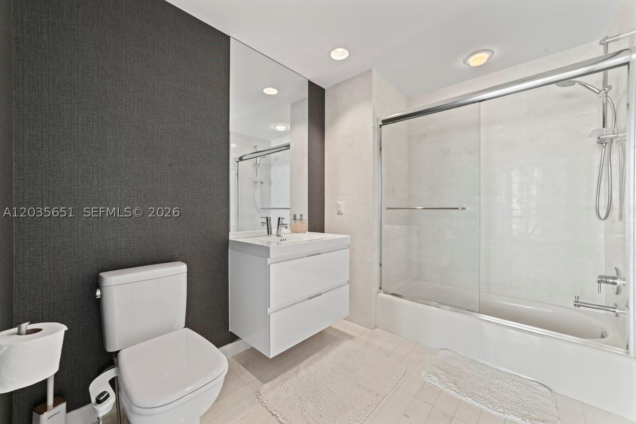 17111 Biscayne Blvd #503, North Miami Beach FL 33160