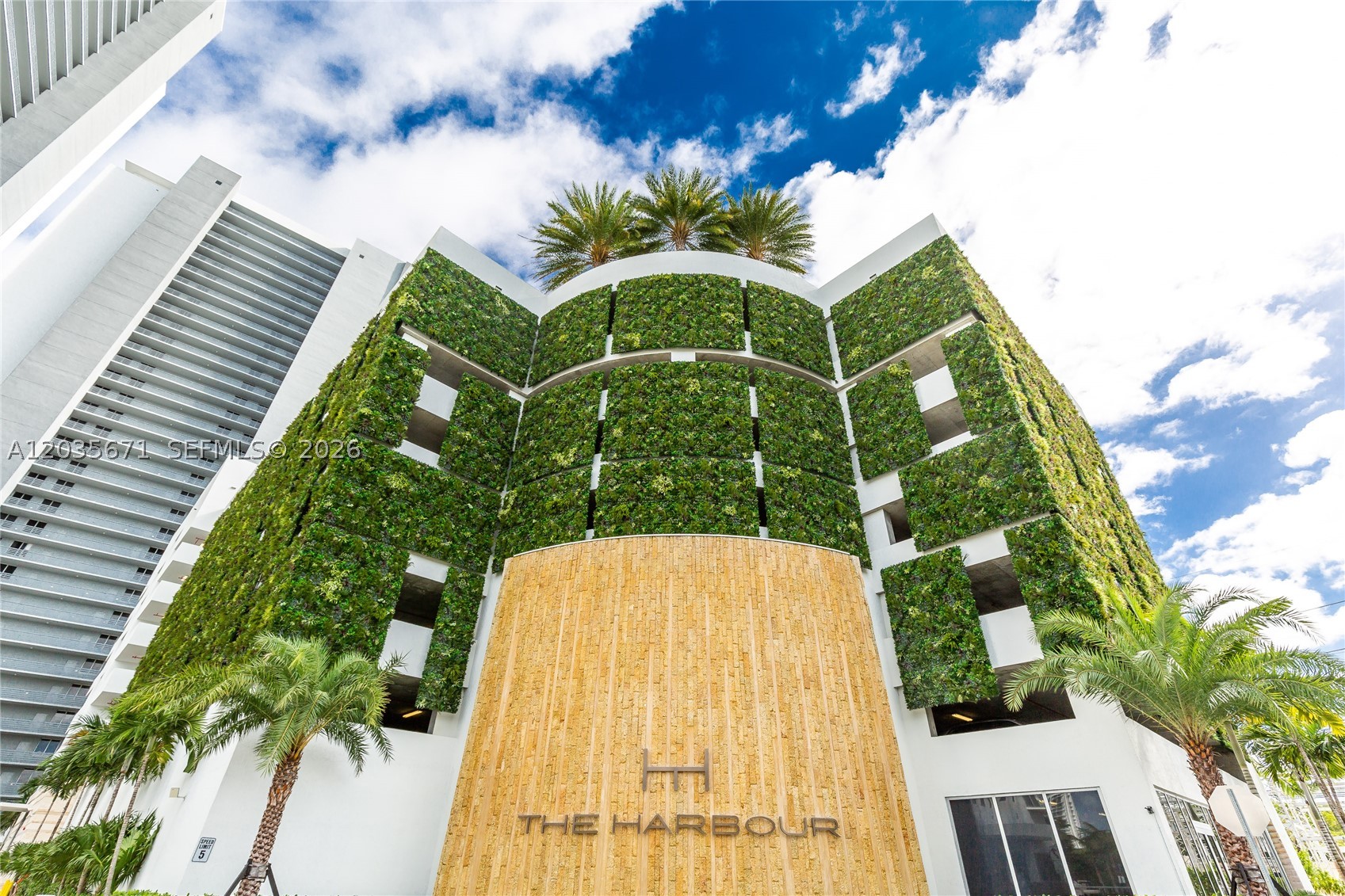 16385 Biscayne Blvd #1805, North Miami Beach FL 33160