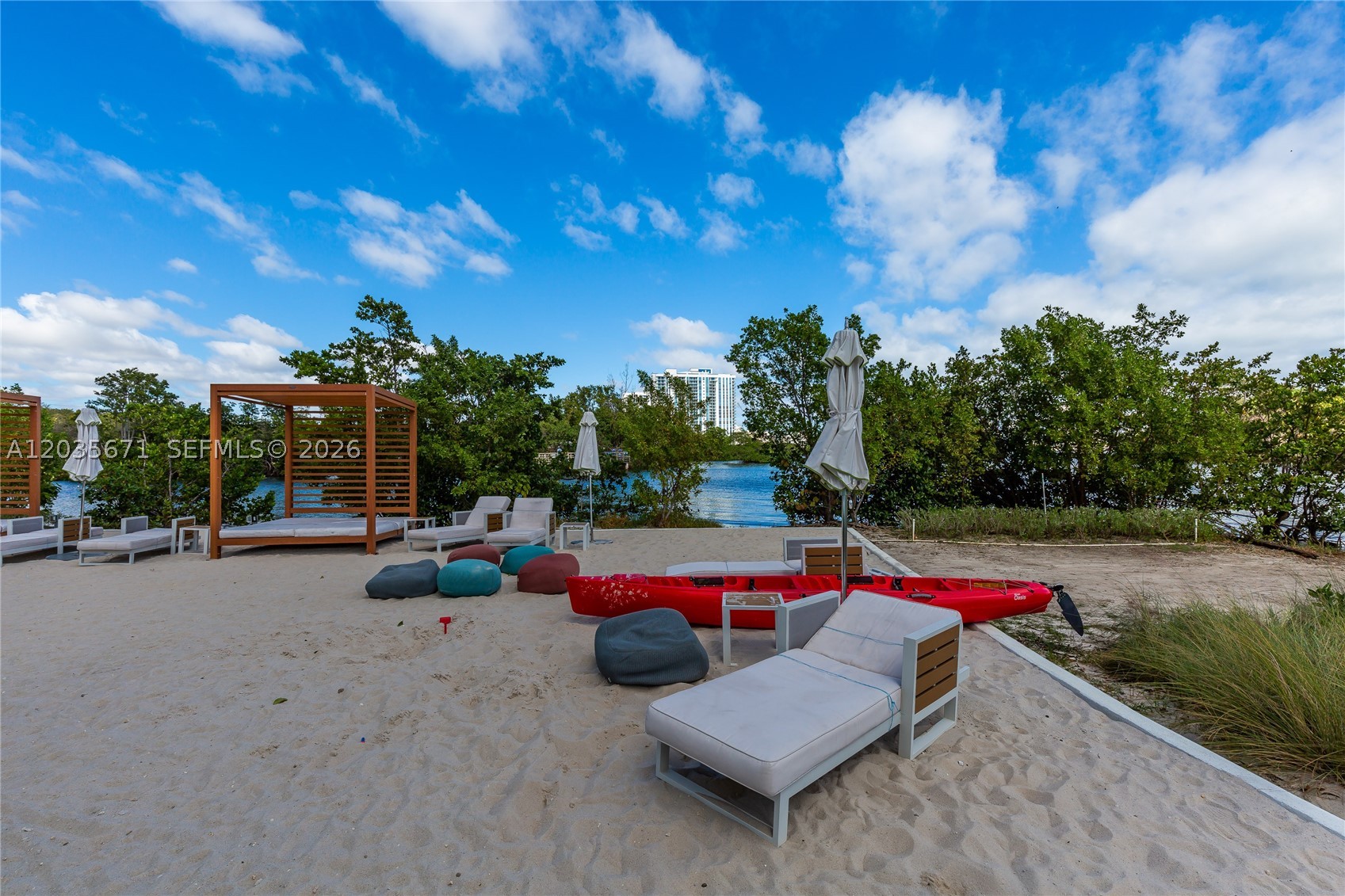 16385 Biscayne Blvd #1805, North Miami Beach FL 33160
