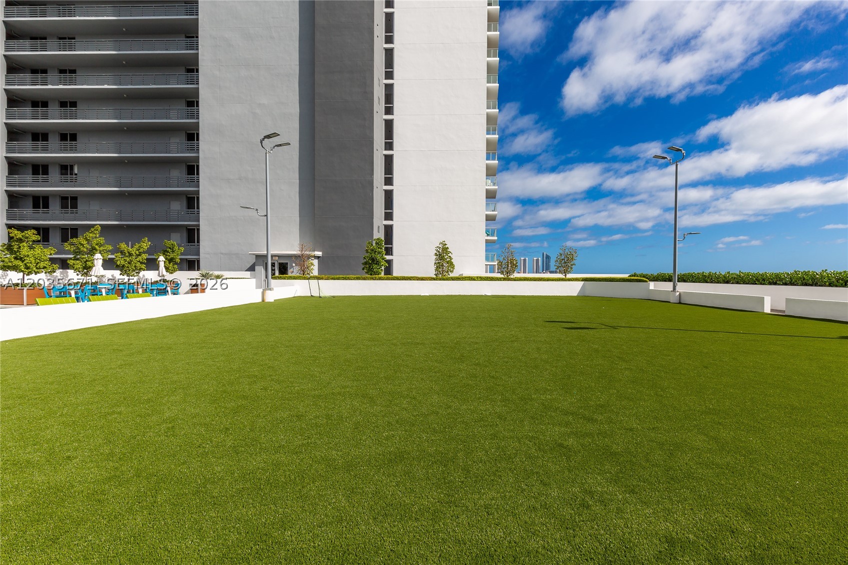16385 Biscayne Blvd #1805, North Miami Beach FL 33160